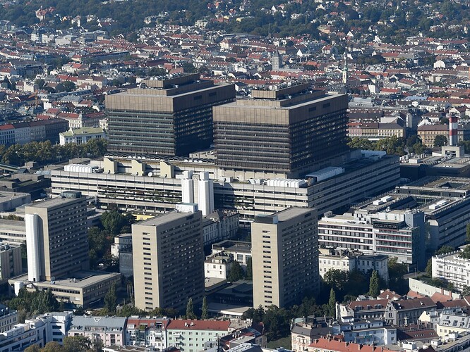 akh-4-3-83035472660-3547x2660